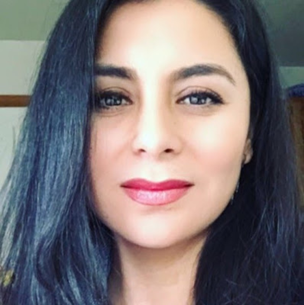 Meet your Posher, Elena